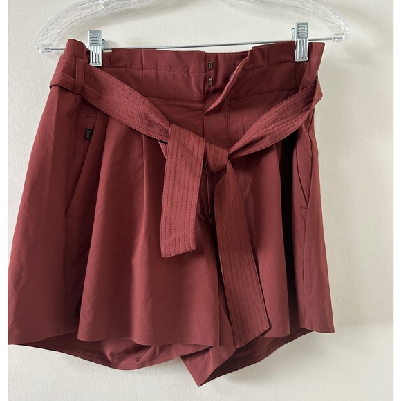 Athleta Skyline II Paperbag Shorts size 6 - Picture 2 of 7